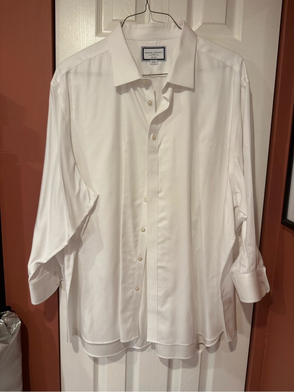 Charles Tyrwhitt White Men's Dress Shirt – Classic Spread Collar, size 20/37
